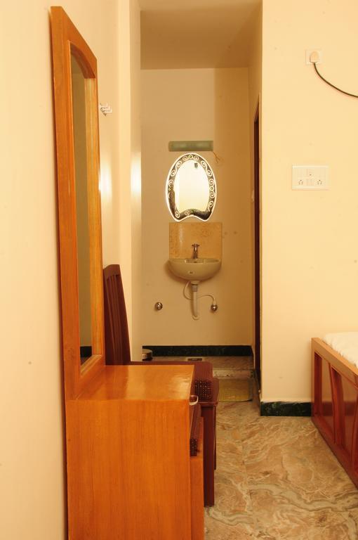 Hotel Rathnavel Towers Chennai Phòng bức ảnh